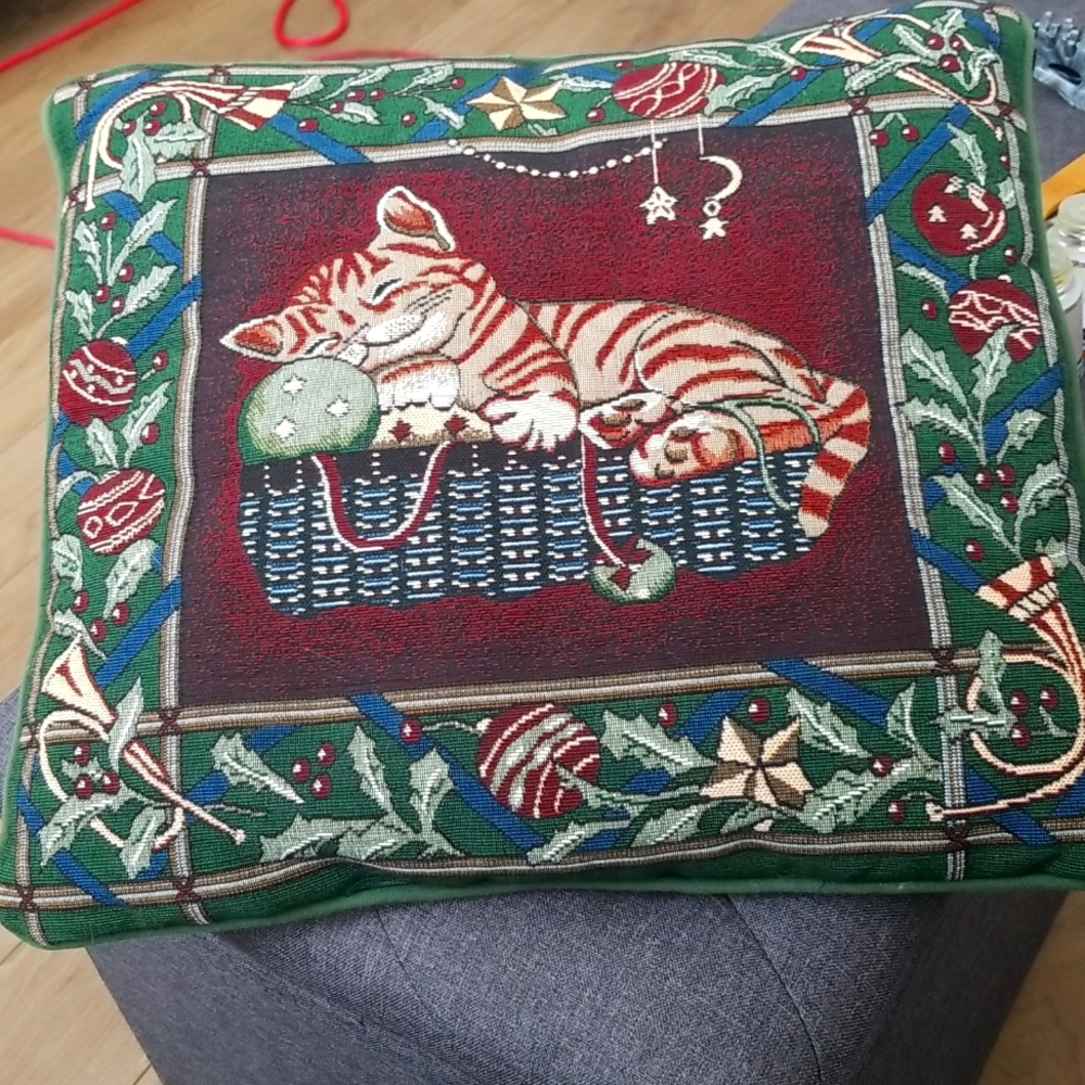 Vintage Christmas Kitten in a Basket Accent Pillow